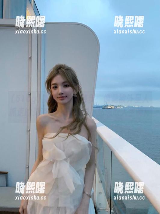 51cg 视频里她的舞步,像是被外星人抓走的灵魂——51cg4小站感叹人生啊!