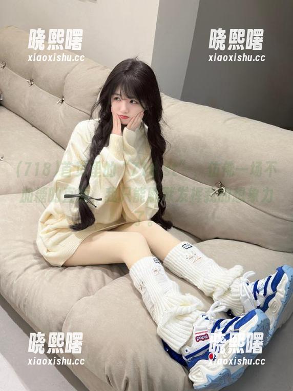 718 首页里的“718.st”,仿佛一场不加糖的直播,我只能默默发挥我的想象力了。