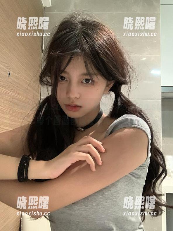 视频栏里的“heiliao.su”，每个画面都像在拼命拉我下水。