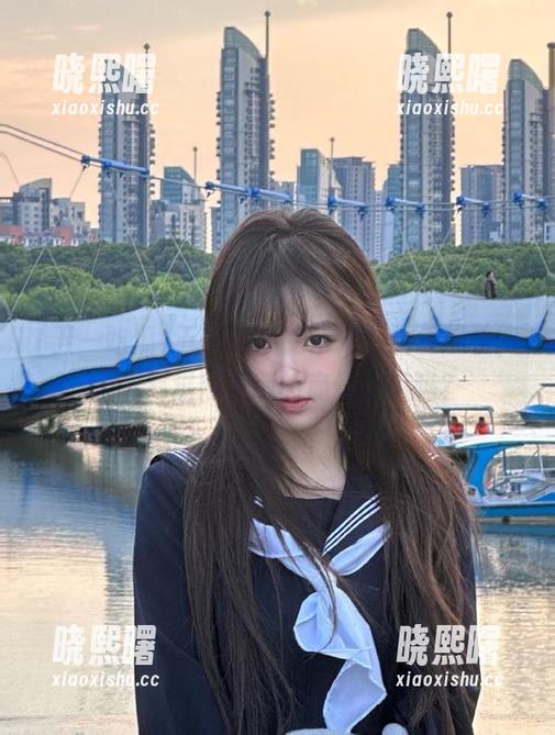 五一吃瓜的苹果版用着顺手，但你有过网页版的魔幻之旅吗？