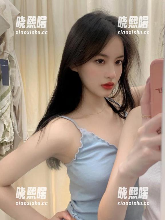 看着“吃瓜网91”，女生真能把“吃”这个动作玩出花样来。