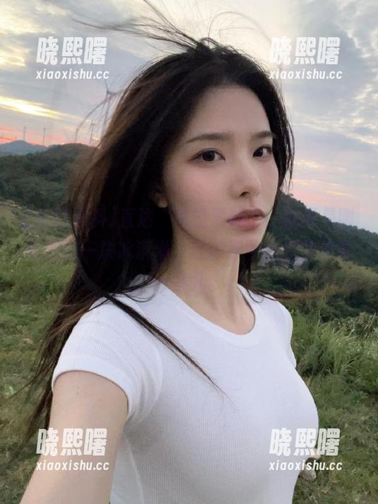 直达“每日黑料”，就像是刚吃到的一块冰淇淋，让你忍不住想多停留一会儿。