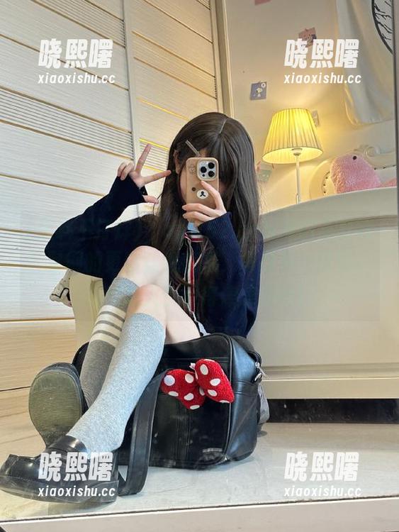 “zztt52.ccm黑料不打烊”官网的更新就像魔术，每次多一层黑，吃瓜达人们看得津津有味！
