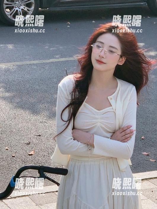 黑料正能量 黑料正能量index的线路上,滑出一颗惊天丑闻!