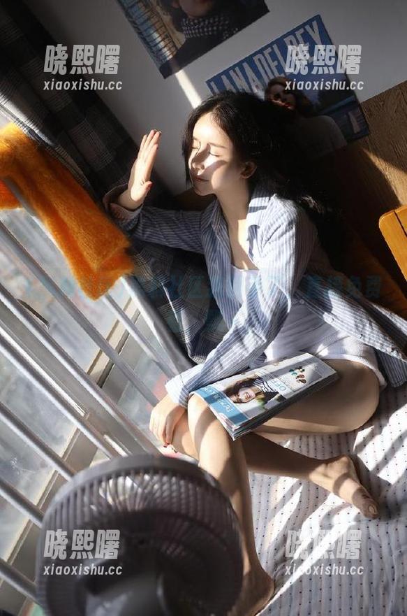 黑料社区我到手了，直接免费看，飘～